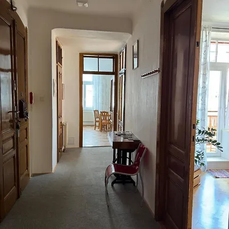 דירה Stylish 90m2 2-bedroom In Centre With Balcony & Workspace *