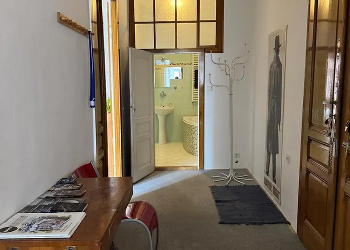 Stylish 90m2 2-bedroom In Centre With Balcony & Workspace Apartmán Brno